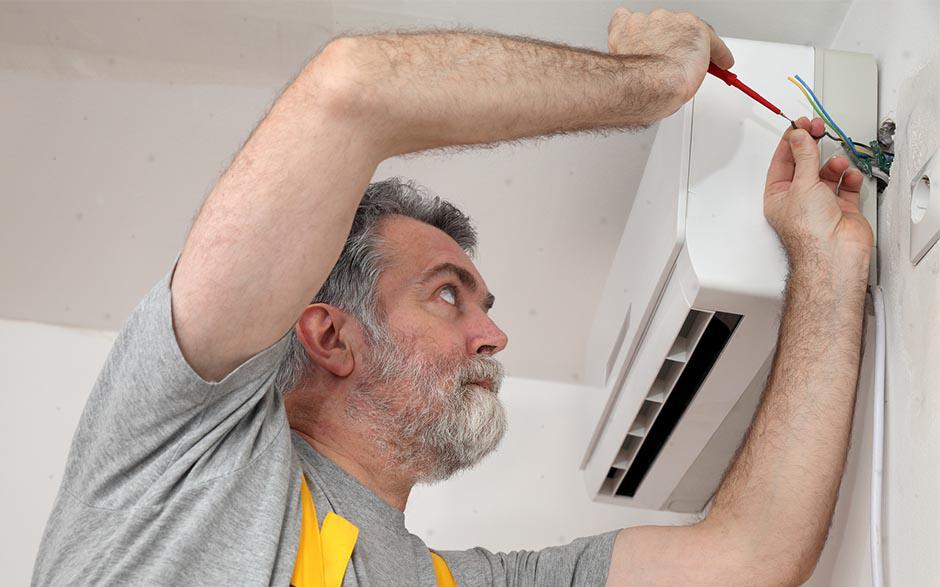 taux horaire électricien Paris 11